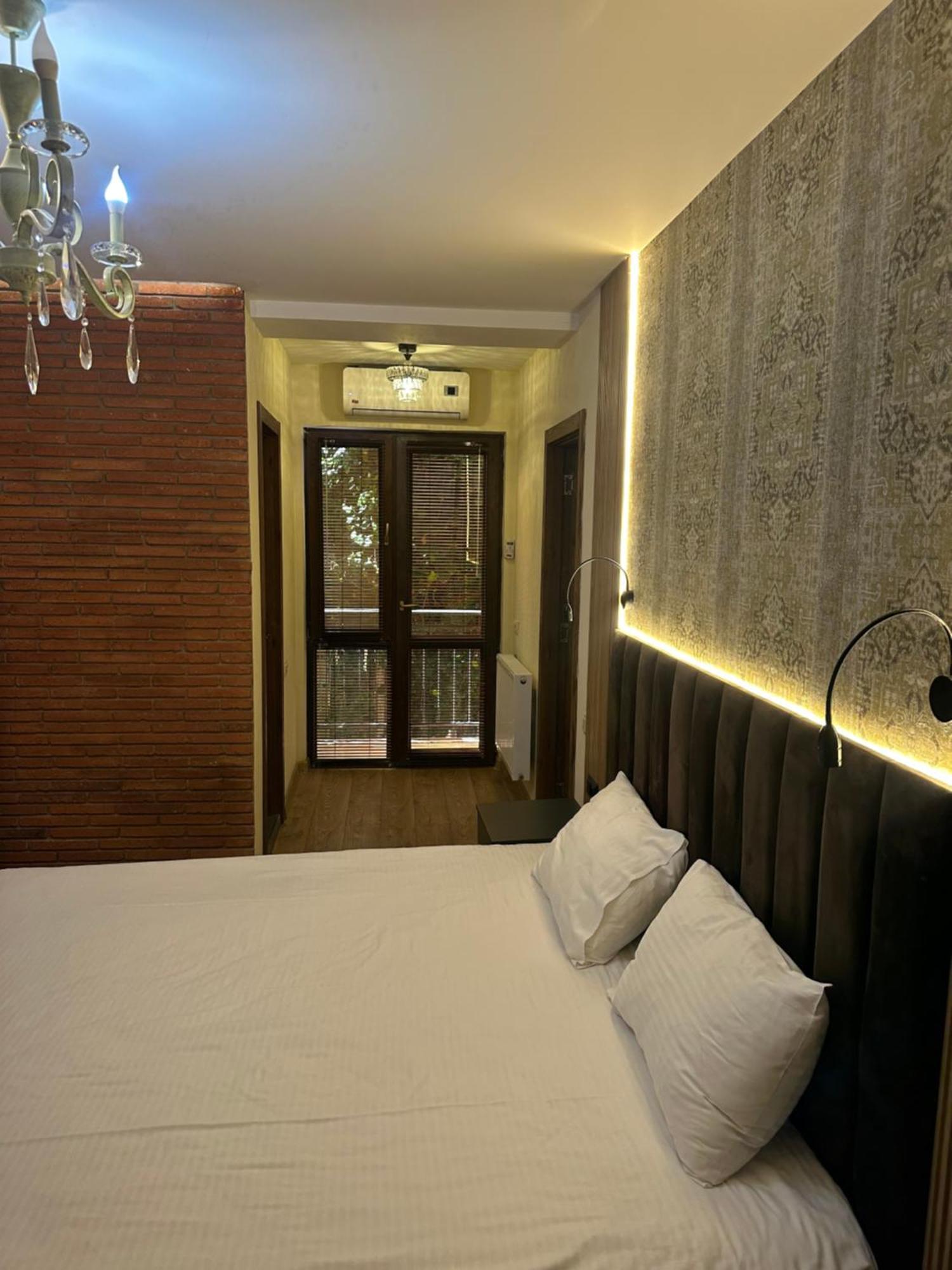Wine Hills Hotell Tbilisi Exteriör bild