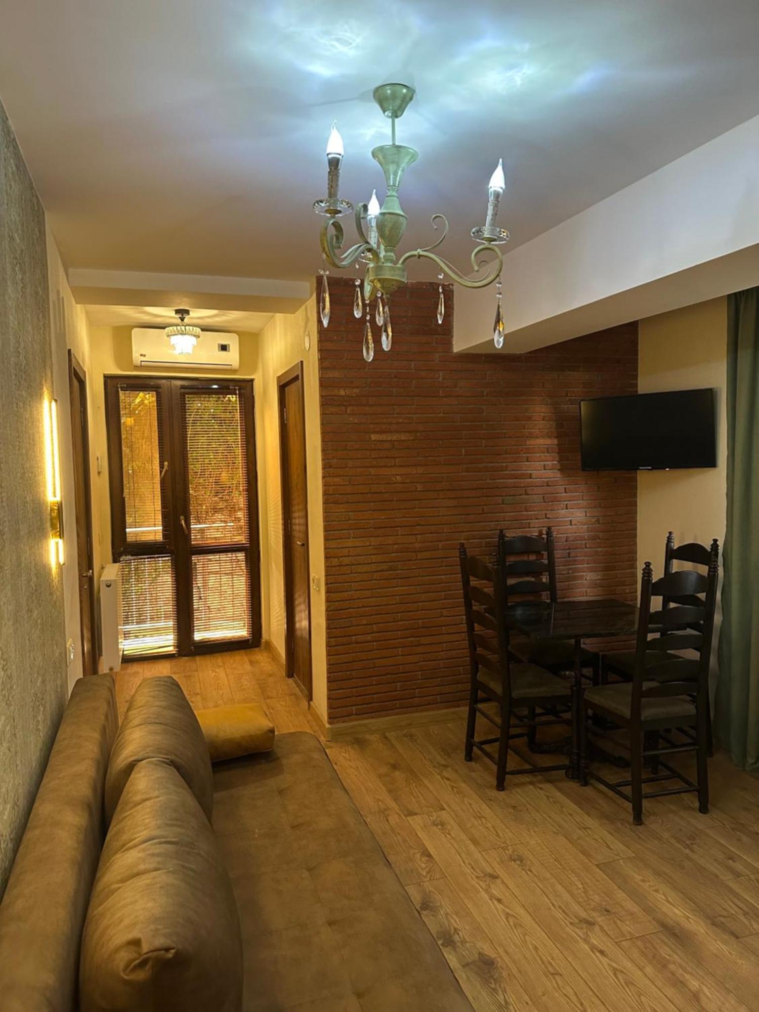 Wine Hills Hotell Tbilisi Exteriör bild